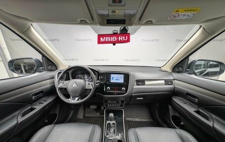 Mitsubishi Outlander III рестайлинг 3, 2013 год, 1 299 000 рублей, 16 фотография