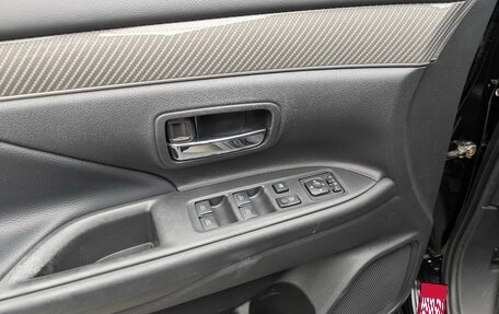 Mitsubishi Outlander III рестайлинг 3, 2013 год, 1 299 000 рублей, 11 фотография