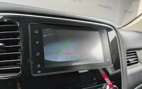 Mitsubishi Outlander III рестайлинг 3, 2013 год, 1 299 000 рублей, 22 фотография