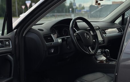 Volkswagen Touareg III, 2011 год, 1 750 000 рублей, 10 фотография