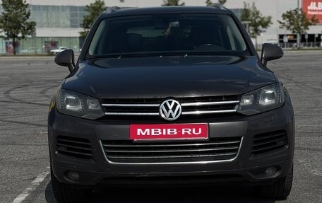 Volkswagen Touareg III, 2011 год, 1 750 000 рублей, 2 фотография