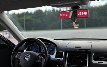 Volkswagen Touareg III, 2011 год, 1 750 000 рублей, 11 фотография