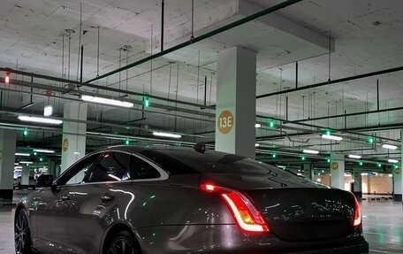 Jaguar XJ IV (X351), 2017 год, 2 790 000 рублей, 2 фотография