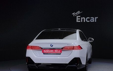 BMW 5 серия, 2024 год, 6 320 000 рублей, 4 фотография
