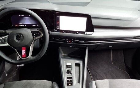 Volkswagen Golf VIII, 2022 год, 2 140 000 рублей, 7 фотография