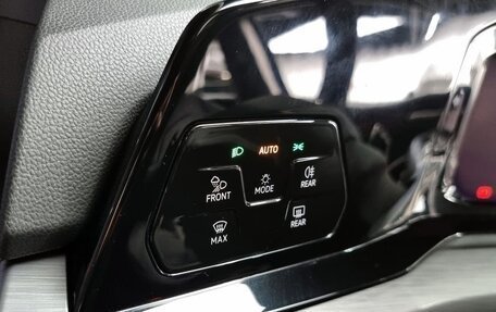 Volkswagen Golf VIII, 2022 год, 2 140 000 рублей, 16 фотография