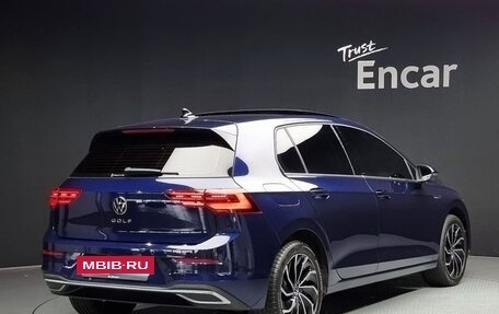 Volkswagen Golf VIII, 2022 год, 2 140 000 рублей, 3 фотография