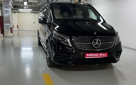 Mercedes-Benz V-Класс, 2022 год, 9 800 000 рублей, 1 фотография
