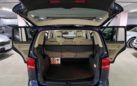 Volkswagen Touran III, 2012 год, 1 225 000 рублей, 24 фотография