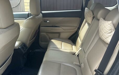 Mitsubishi Outlander III рестайлинг 3, 2020 год, 3 100 000 рублей, 9 фотография