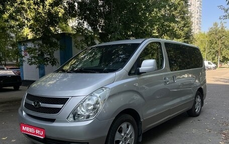 Hyundai Grand Starex Grand Starex I рестайлинг 2, 2009 год, 1 350 000 рублей, 1 фотография