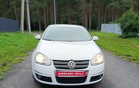Volkswagen Jetta VI, 2010 год, 920 000 рублей, 2 фотография