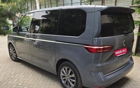 Volkswagen Multivan, 2022 год, 7 200 000 рублей, 6 фотография