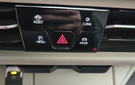 Volkswagen Multivan, 2022 год, 7 200 000 рублей, 12 фотография