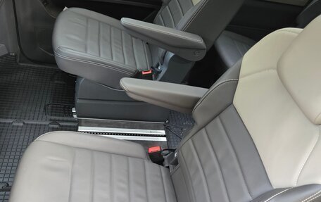 Volkswagen Multivan, 2022 год, 7 200 000 рублей, 17 фотография