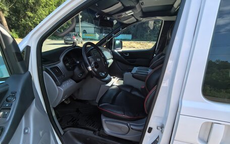 Hyundai Grand Starex Grand Starex I рестайлинг 2, 2016 год, 2 650 000 рублей, 12 фотография