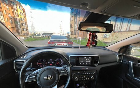 KIA Sportage IV рестайлинг, 2019 год, 2 300 000 рублей, 3 фотография