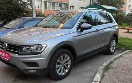 Volkswagen Tiguan II, 2018 год, 2 450 000 рублей, 2 фотография