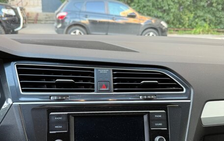 Volkswagen Tiguan II, 2018 год, 2 450 000 рублей, 8 фотография