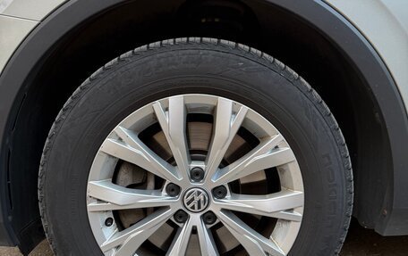 Volkswagen Tiguan II, 2018 год, 2 450 000 рублей, 10 фотография