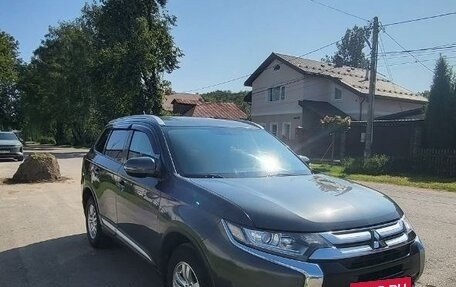 Mitsubishi Outlander III рестайлинг 3, 2016 год, 1 800 000 рублей, 7 фотография