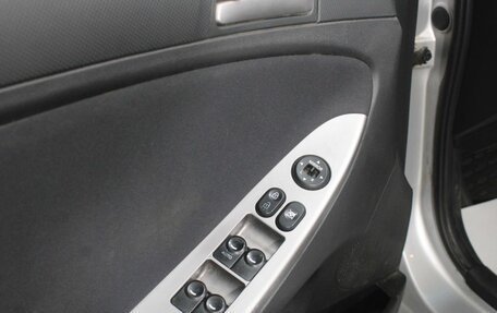 Hyundai Solaris II рестайлинг, 2014 год, 720 000 рублей, 12 фотография