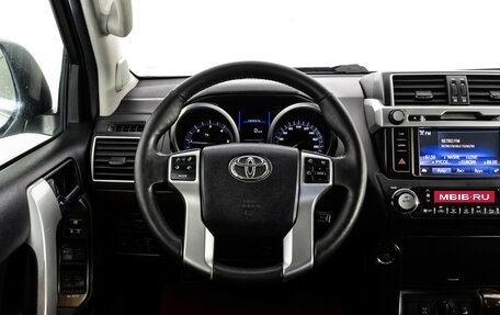 Toyota Land Cruiser Prado 150 рестайлинг 2, 2016 год, 3 499 000 рублей, 11 фотография