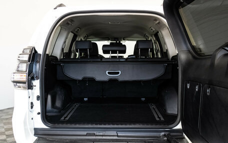 Toyota Land Cruiser Prado 150 рестайлинг 2, 2016 год, 3 499 000 рублей, 21 фотография