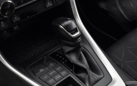 Toyota RAV4, 2020 год, 3 290 000 рублей, 10 фотография