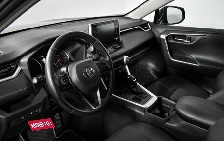 Toyota RAV4, 2020 год, 3 290 000 рублей, 9 фотография