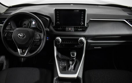 Toyota RAV4, 2020 год, 3 290 000 рублей, 14 фотография