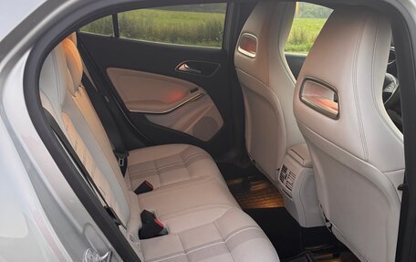 Mercedes-Benz GLA, 2018 год, 2 400 000 рублей, 9 фотография