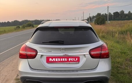 Mercedes-Benz GLA, 2018 год, 2 400 000 рублей, 11 фотография