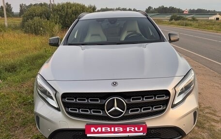 Mercedes-Benz GLA, 2018 год, 2 400 000 рублей, 10 фотография