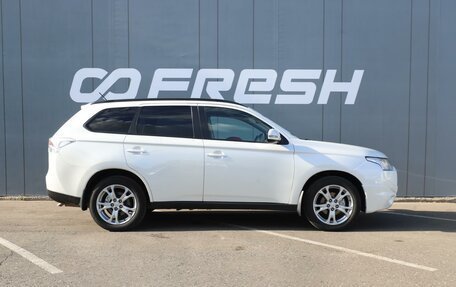 Mitsubishi Outlander III рестайлинг 3, 2014 год, 1 550 000 рублей, 5 фотография