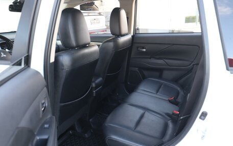Mitsubishi Outlander III рестайлинг 3, 2014 год, 1 550 000 рублей, 11 фотография