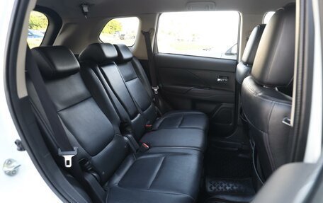 Mitsubishi Outlander III рестайлинг 3, 2014 год, 1 550 000 рублей, 7 фотография