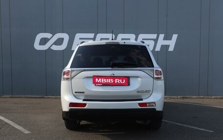 Mitsubishi Outlander III рестайлинг 3, 2014 год, 1 550 000 рублей, 4 фотография