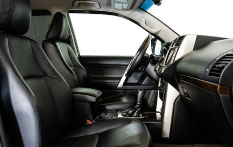 Toyota Land Cruiser Prado 150 рестайлинг 2, 2013 год, 2 199 000 рублей, 19 фотография