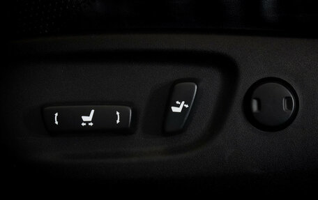 Toyota Land Cruiser Prado 150 рестайлинг 2, 2013 год, 2 199 000 рублей, 25 фотография
