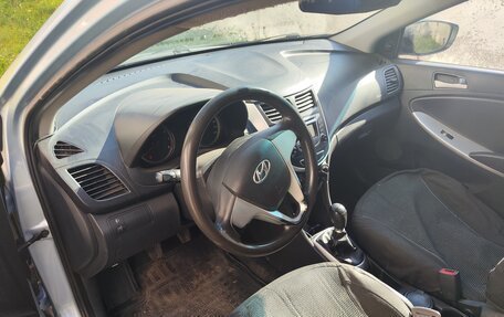 Hyundai Solaris II рестайлинг, 2012 год, 600 000 рублей, 5 фотография