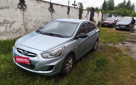 Hyundai Solaris II рестайлинг, 2012 год, 600 000 рублей, 2 фотография