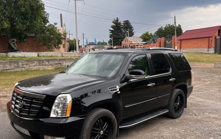 Cadillac Escalade III, 2007 год, 1 650 000 рублей, 2 фотография