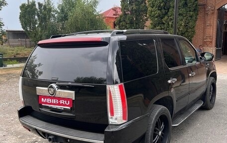 Cadillac Escalade III, 2007 год, 1 650 000 рублей, 3 фотография