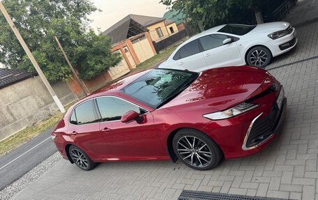 Toyota Camry, 2021 год, 2 700 000 рублей, 4 фотография