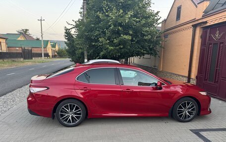 Toyota Camry, 2021 год, 2 700 000 рублей, 5 фотография
