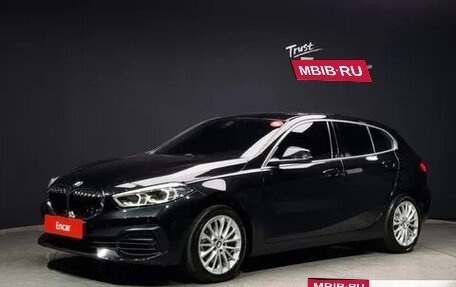 BMW 1 серия, 2021 год, 2 550 000 рублей, 1 фотография