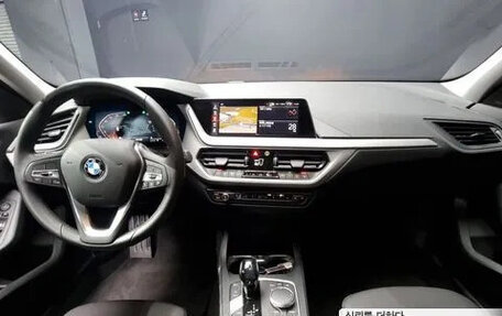 BMW 1 серия, 2021 год, 2 550 000 рублей, 8 фотография