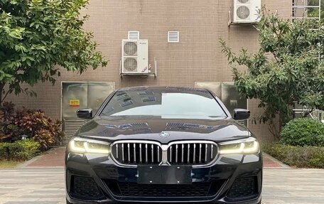 BMW 5 серия, 2021 год, 3 040 000 рублей, 2 фотография