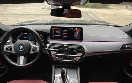 BMW 5 серия, 2021 год, 3 040 000 рублей, 9 фотография